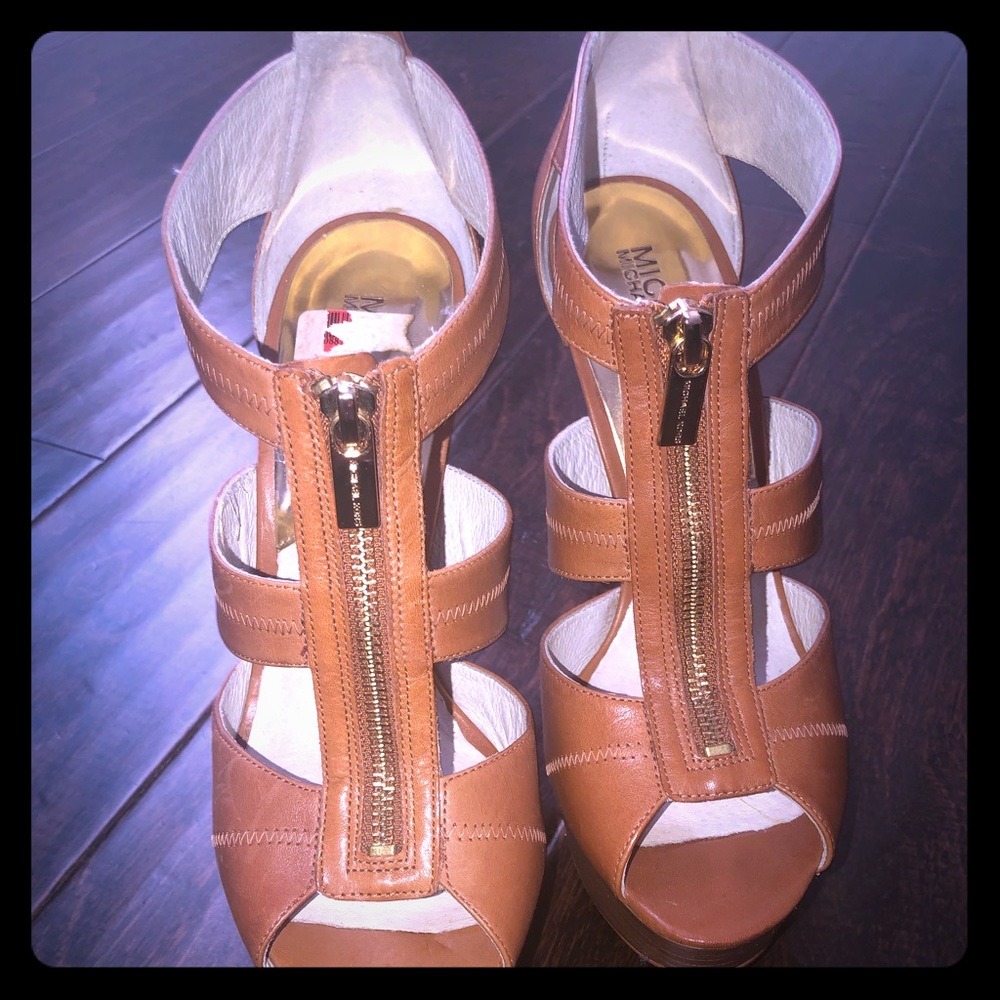 MK platform sandals Sz 9